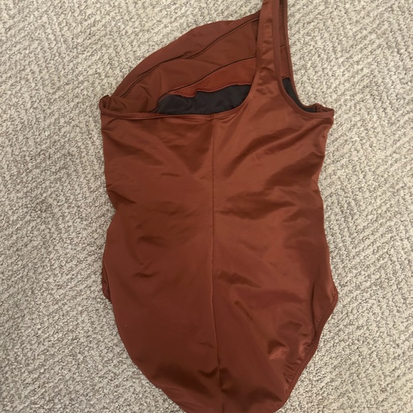 Miraclesuit one shoulder swimsuit - Picture 6 of 8